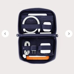 Dagne Dover ARLO NEOPRENE TECH ORGANIZER